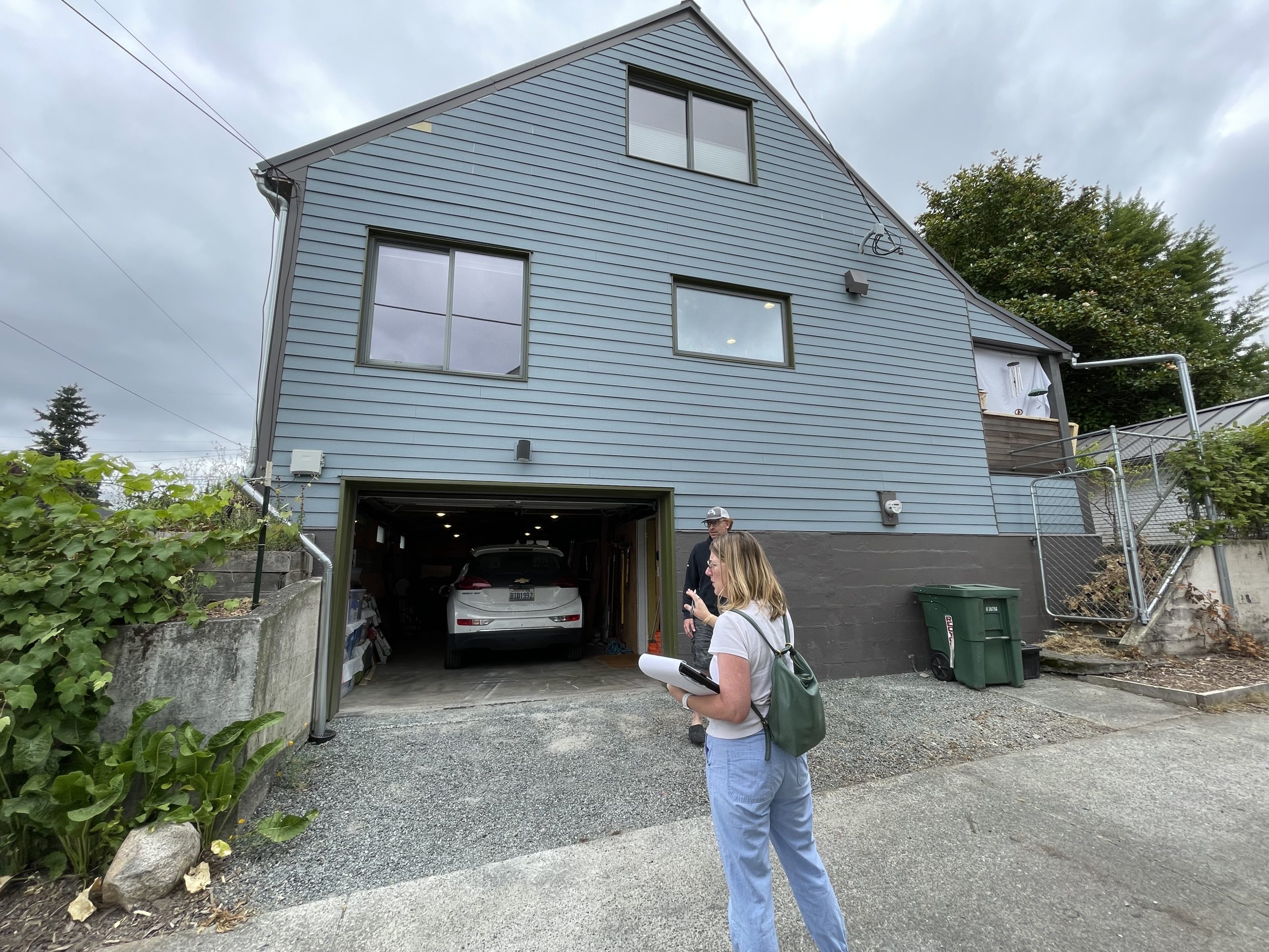 Real Estate Agent and Client planning for pre-inspection